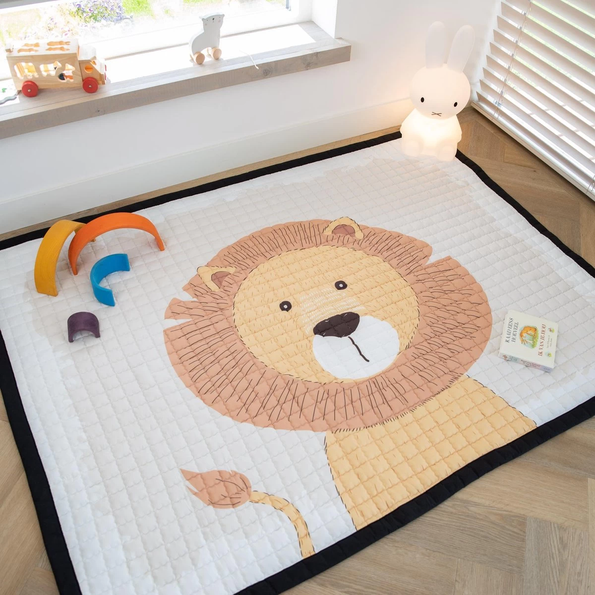 Love By Lily - Groot Speelkleed - Mr. Chairman Lion - 200x150cm